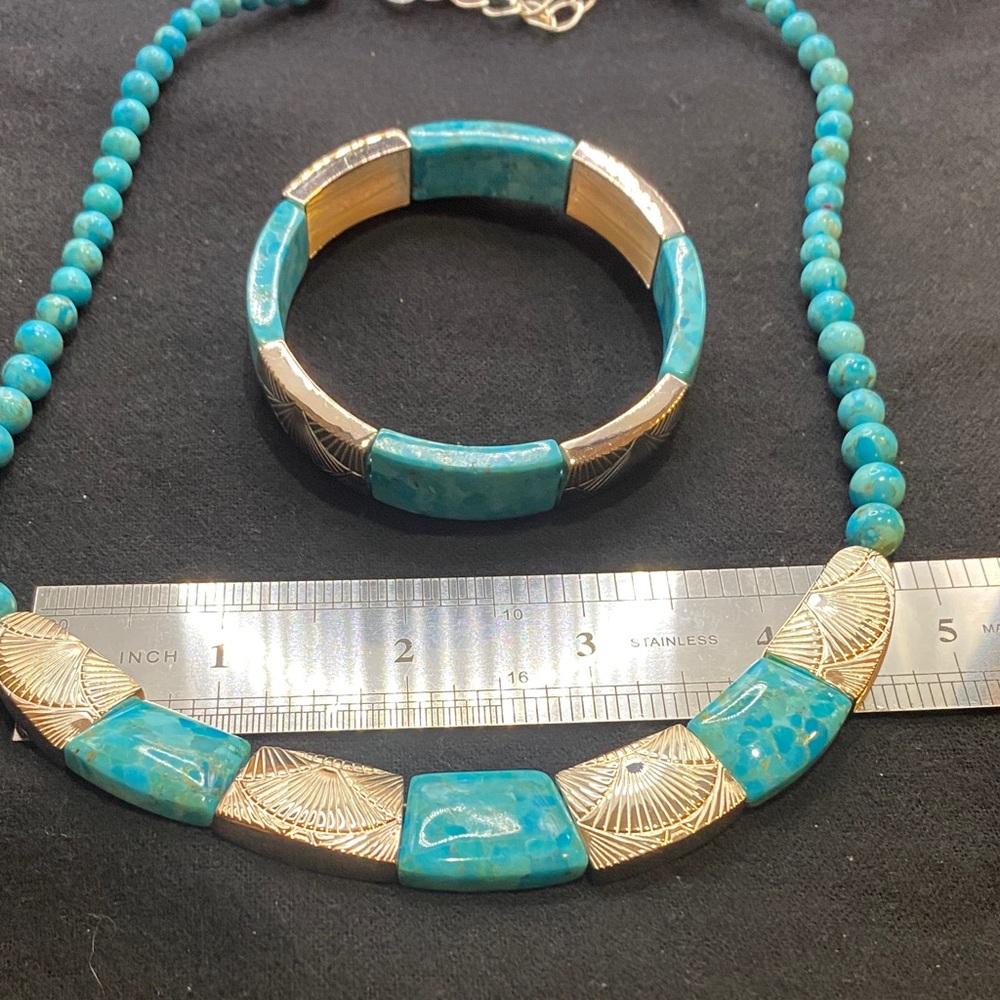 Howlite and Silver Women's Necklace and Bracelet Set - Picture 4 of 7